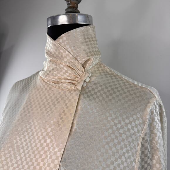 Vintage Diane Von Furstenberg Cream Ivory Tone Blouse Casual Button-Down Size 10 - Picture 5 of 8